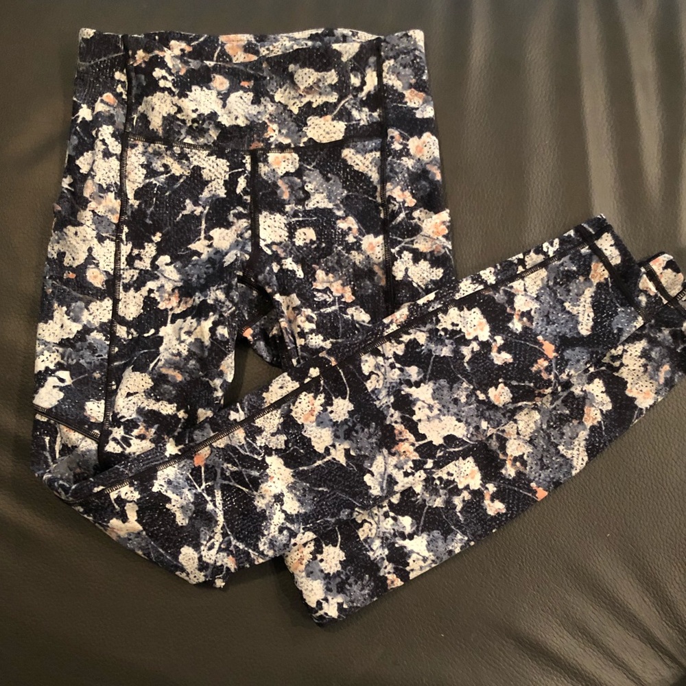 Lululemon women’s leggings size 2